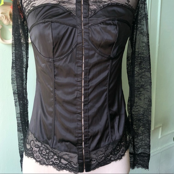 🖤Lady in black corset blouse.🖤 - Picture 3 of 8